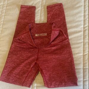 Born Primitive women’s heather red leggings